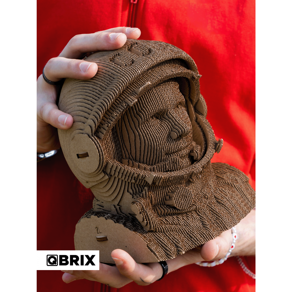 3D конструктор из картона Юрий Гагарин/ 3Д пазл QBRIX